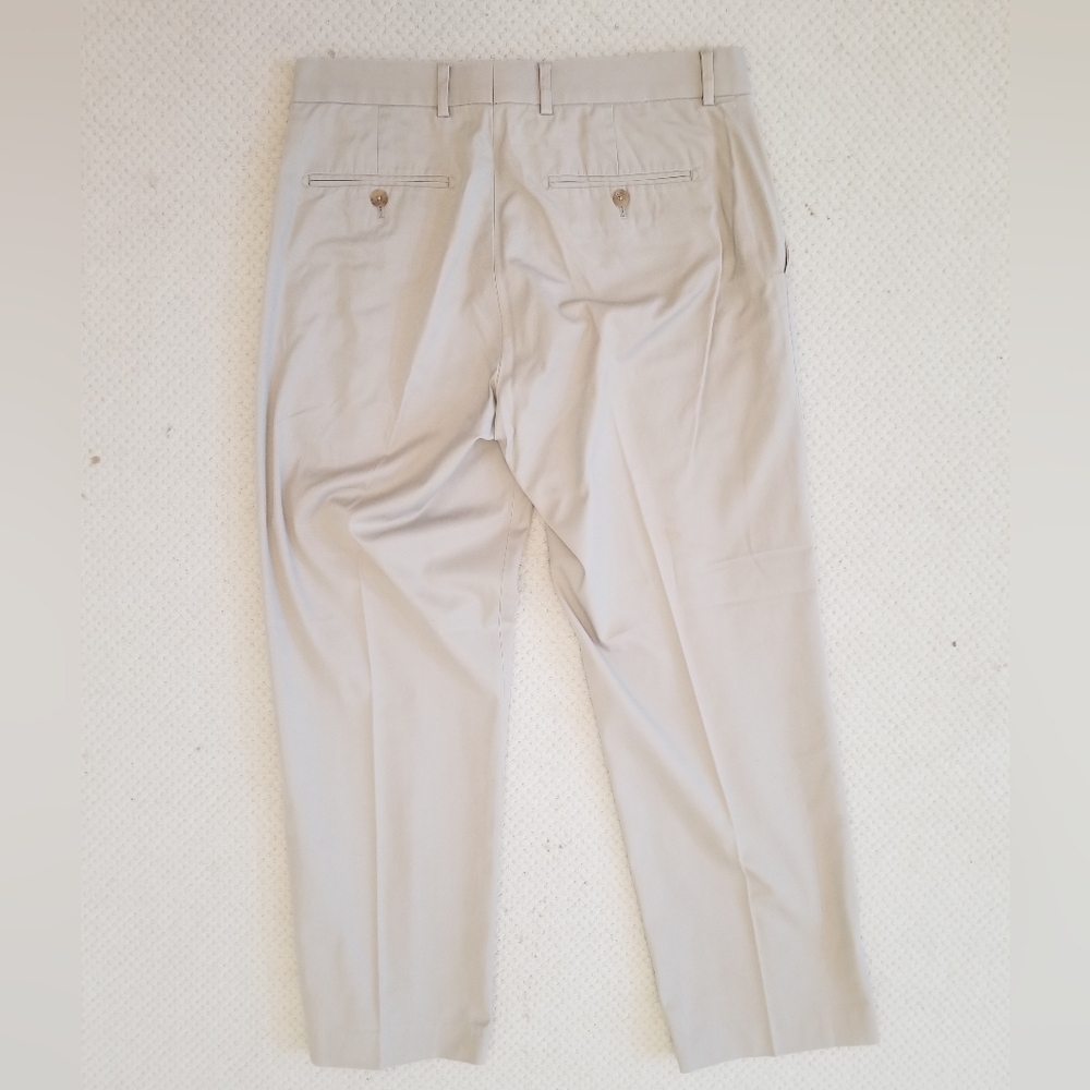 NWT Express Men's Chinos in Light Tan. Size 32Wx30L